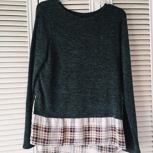 Francesca’s Sweater medium (BLOUSE AT BOTTOM😍✨)